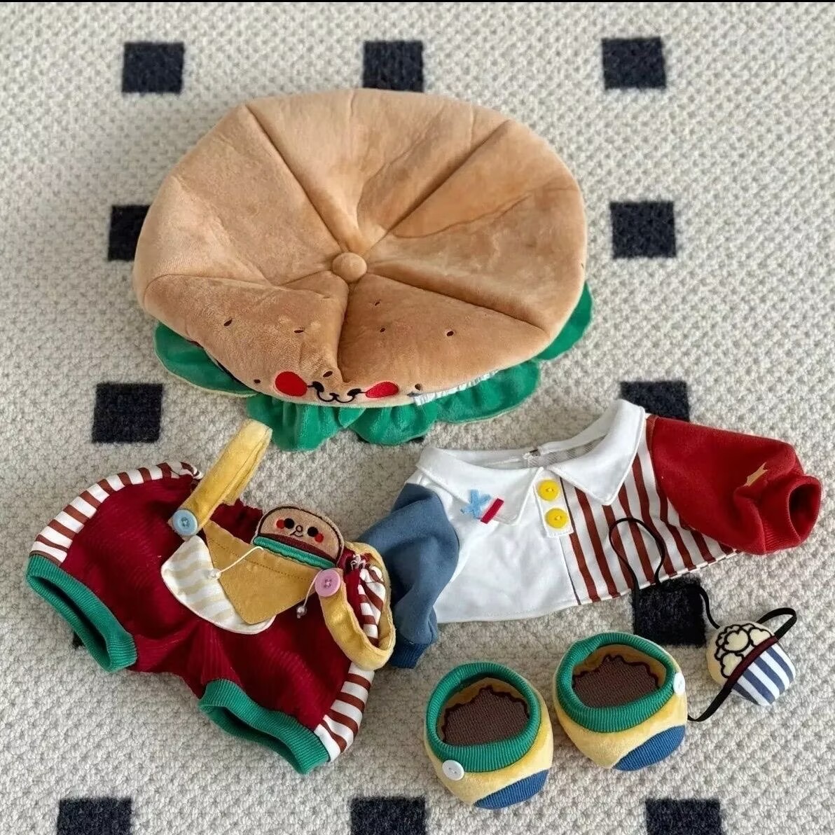 ตุ๊กตาเด็กน้อย 40 ซม. ชุดแฮมเบ - Baby Food Restaurant บทวิจารณ์และราคา